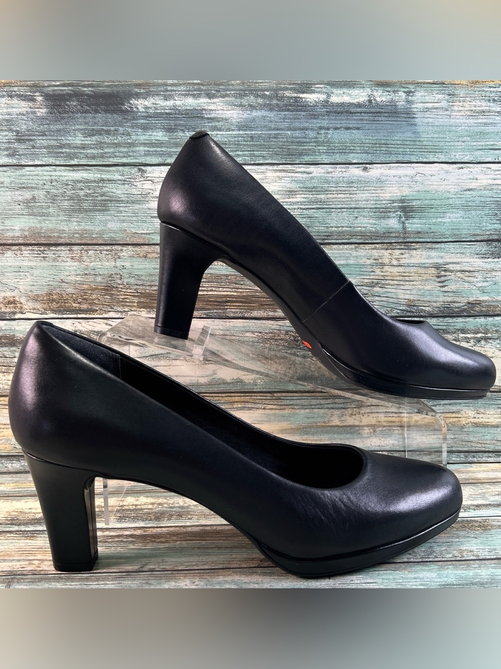 ROCKPORT Platform Pumps Size 9.5W Dress Work Shoes Modern Classic Black Leather